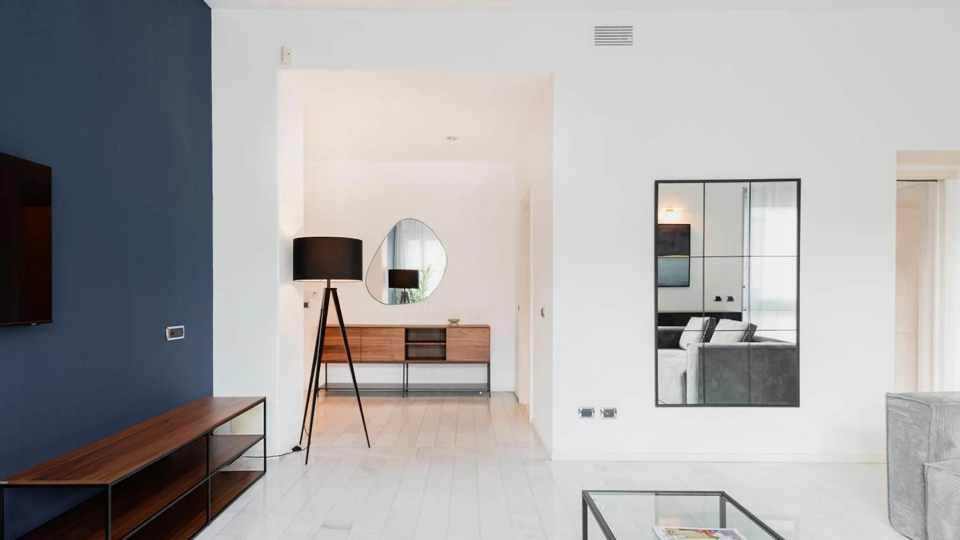 Relstay - Montenapoleone Milan Apartment