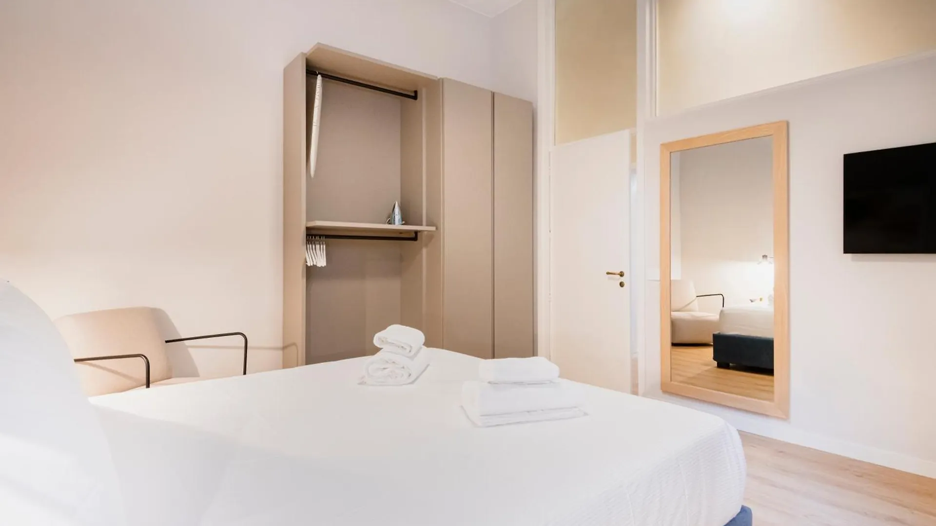 Apartment Relstay - Montenapoleone Milan