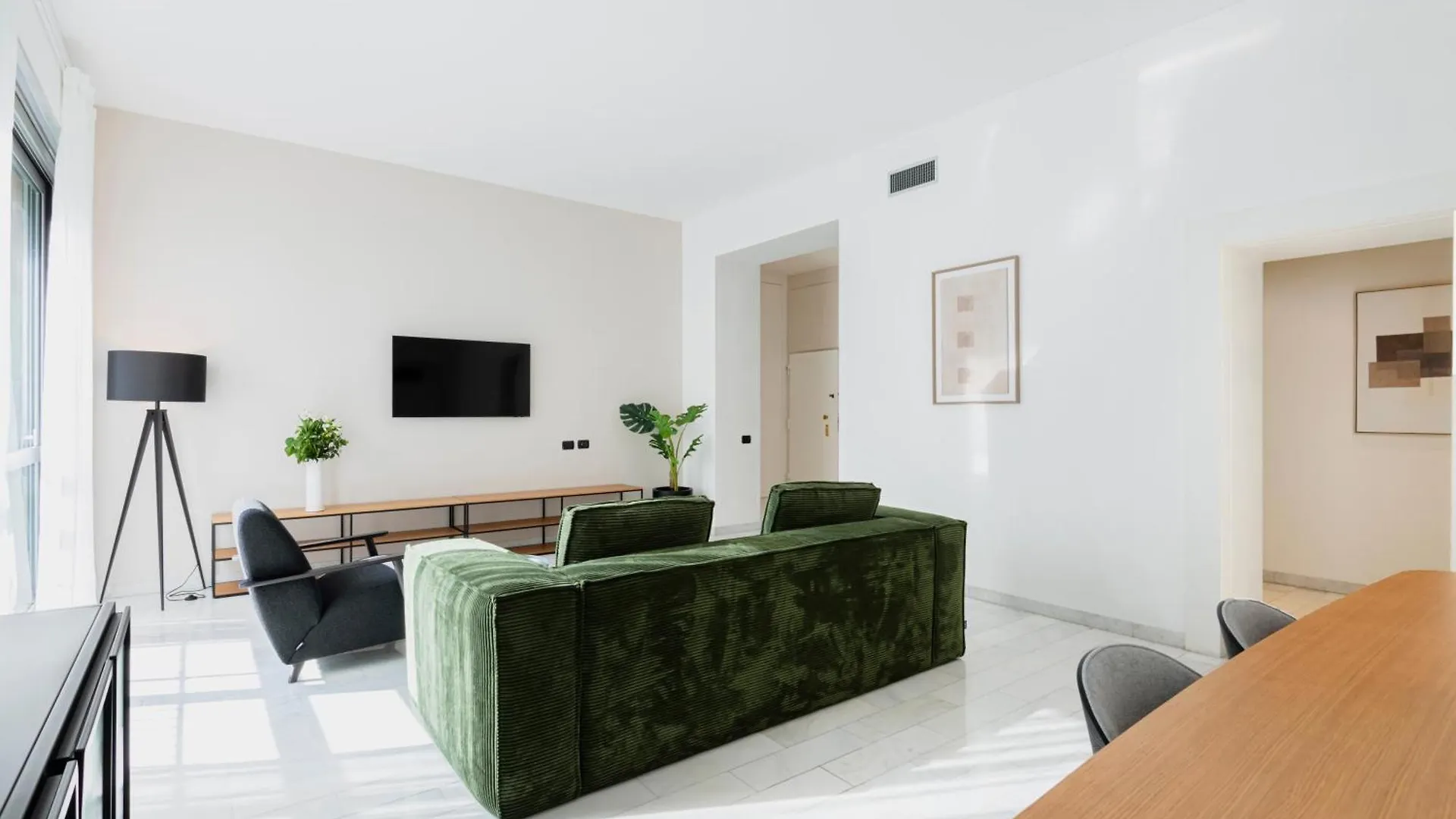 Relstay - Montenapoleone Milan