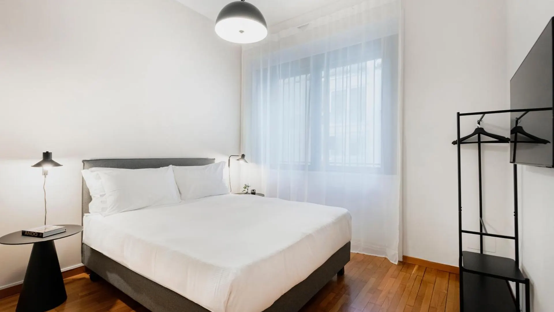 Relstay - Montenapoleone Milan Italy
