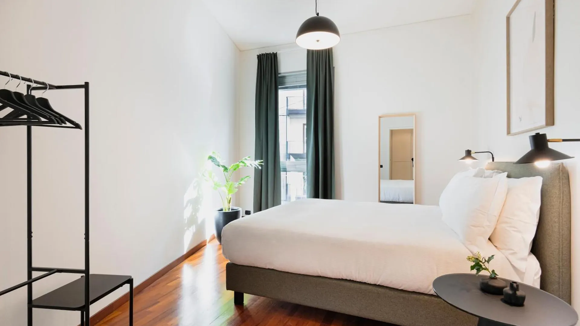 Apartment Relstay - Montenapoleone Milan Italy