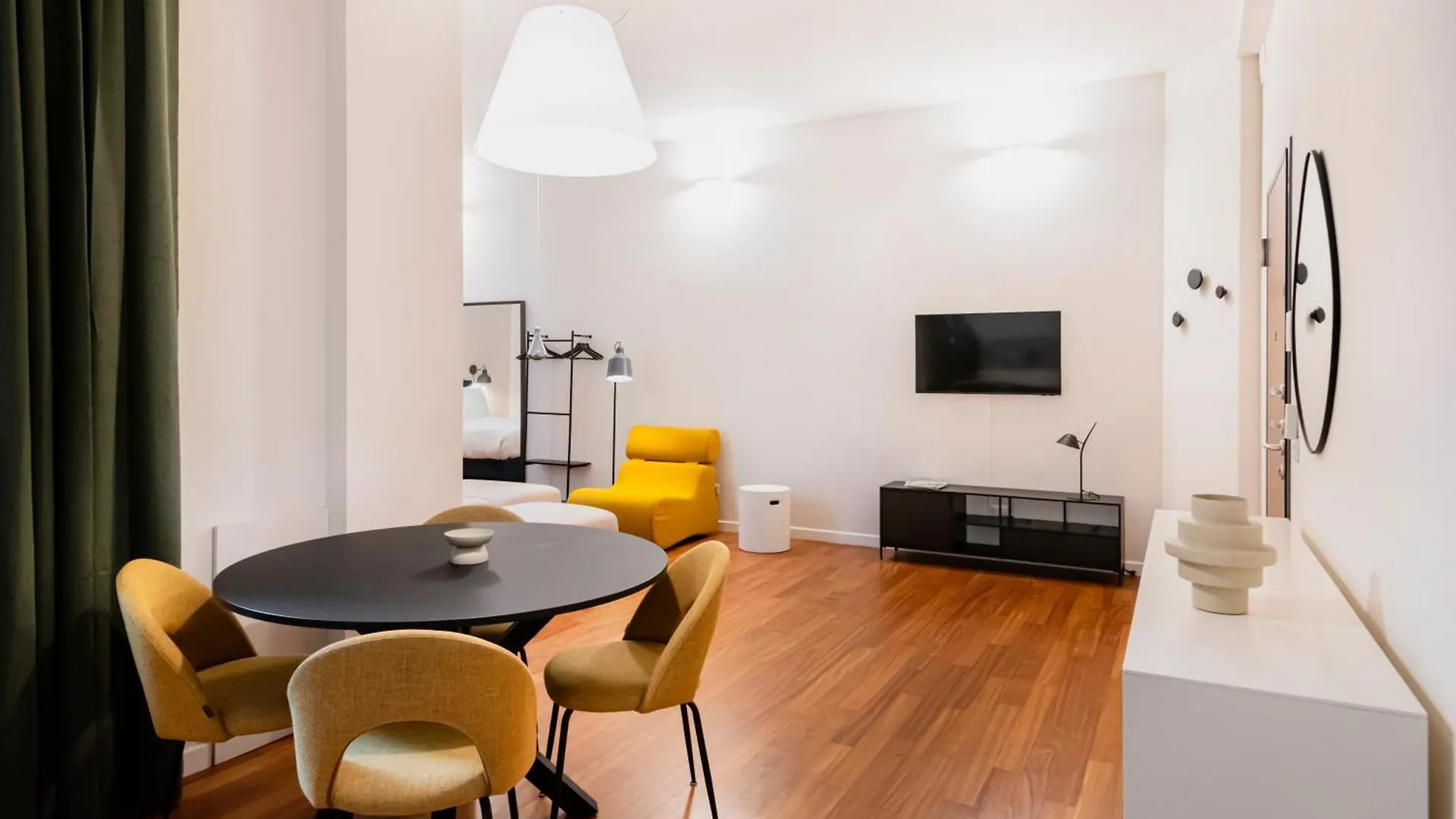 Apartment Relstay - Montenapoleone Milan