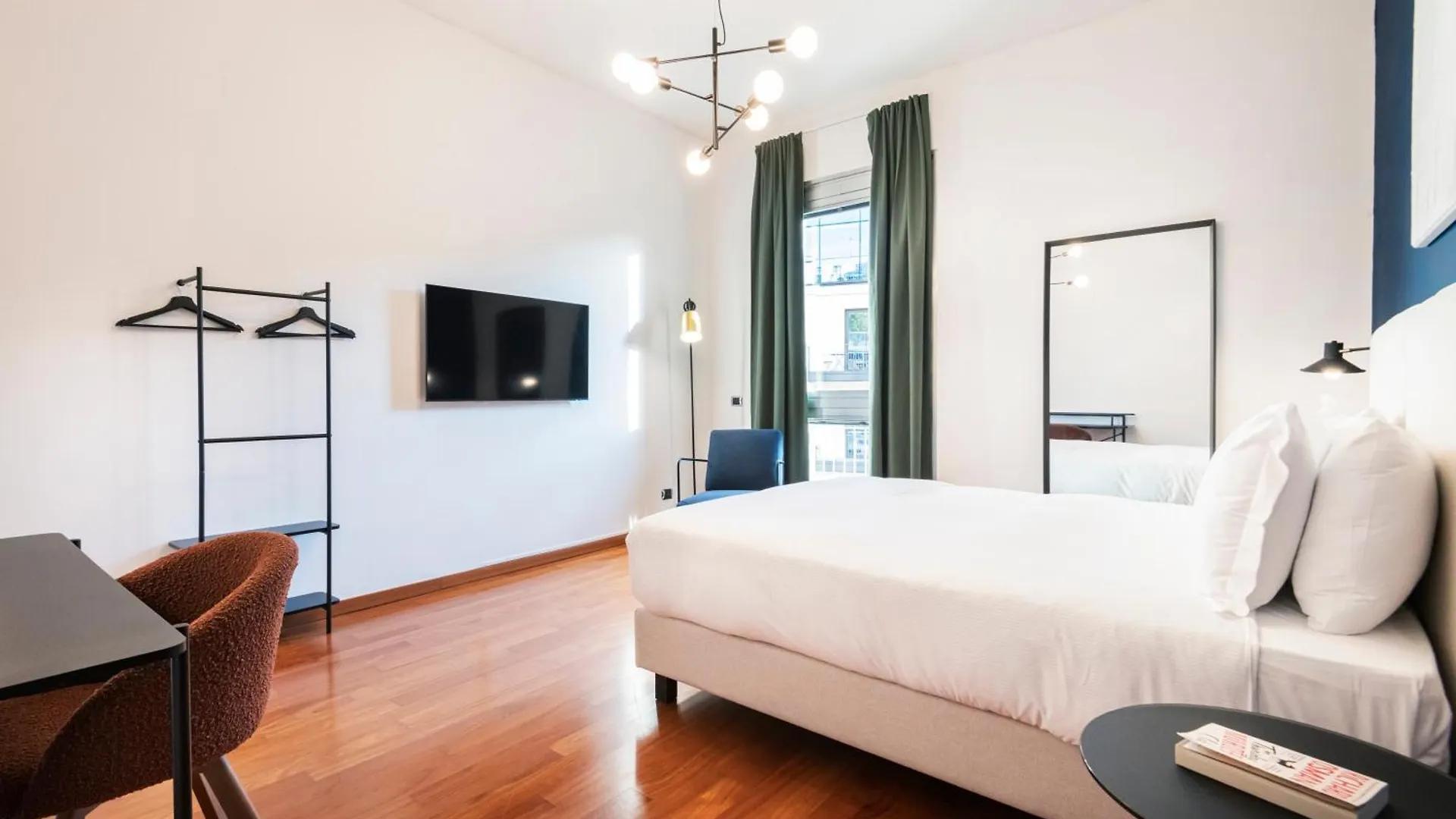 Relstay - Montenapoleone Milan