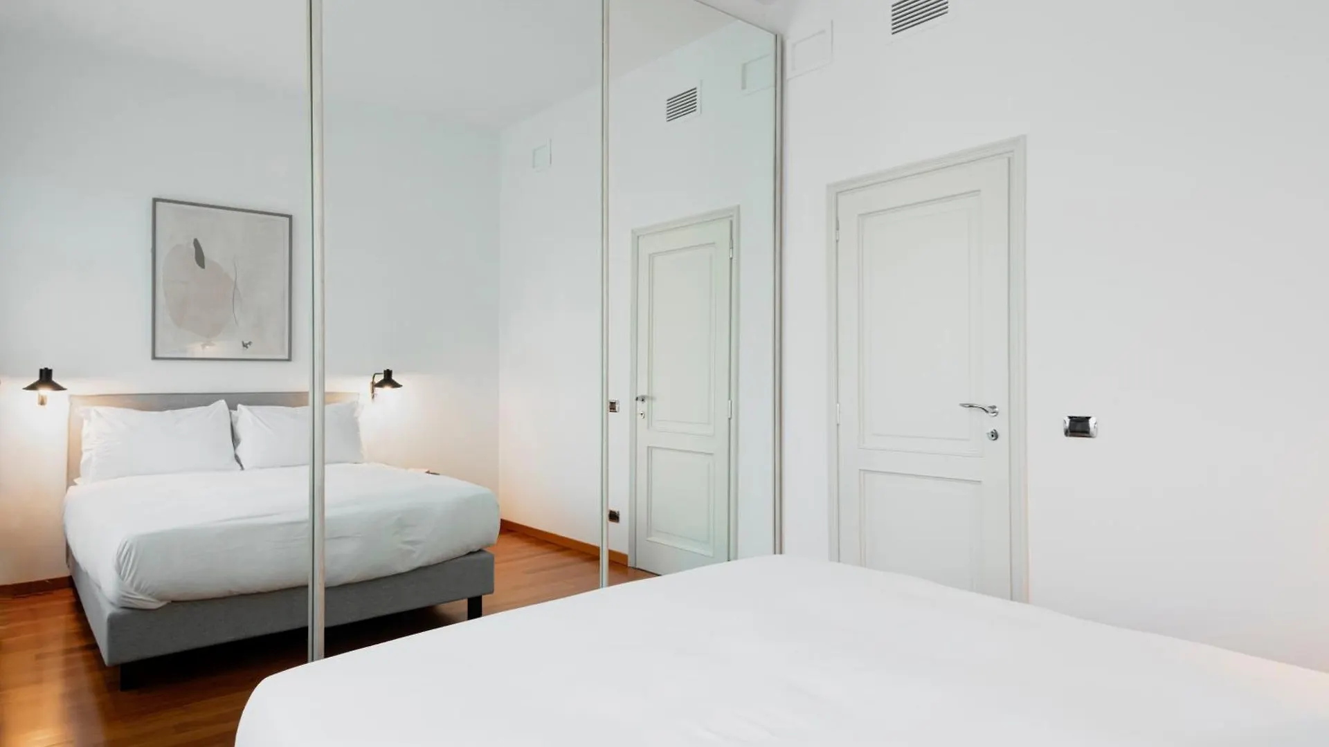 Apartment Relstay - Montenapoleone Milan