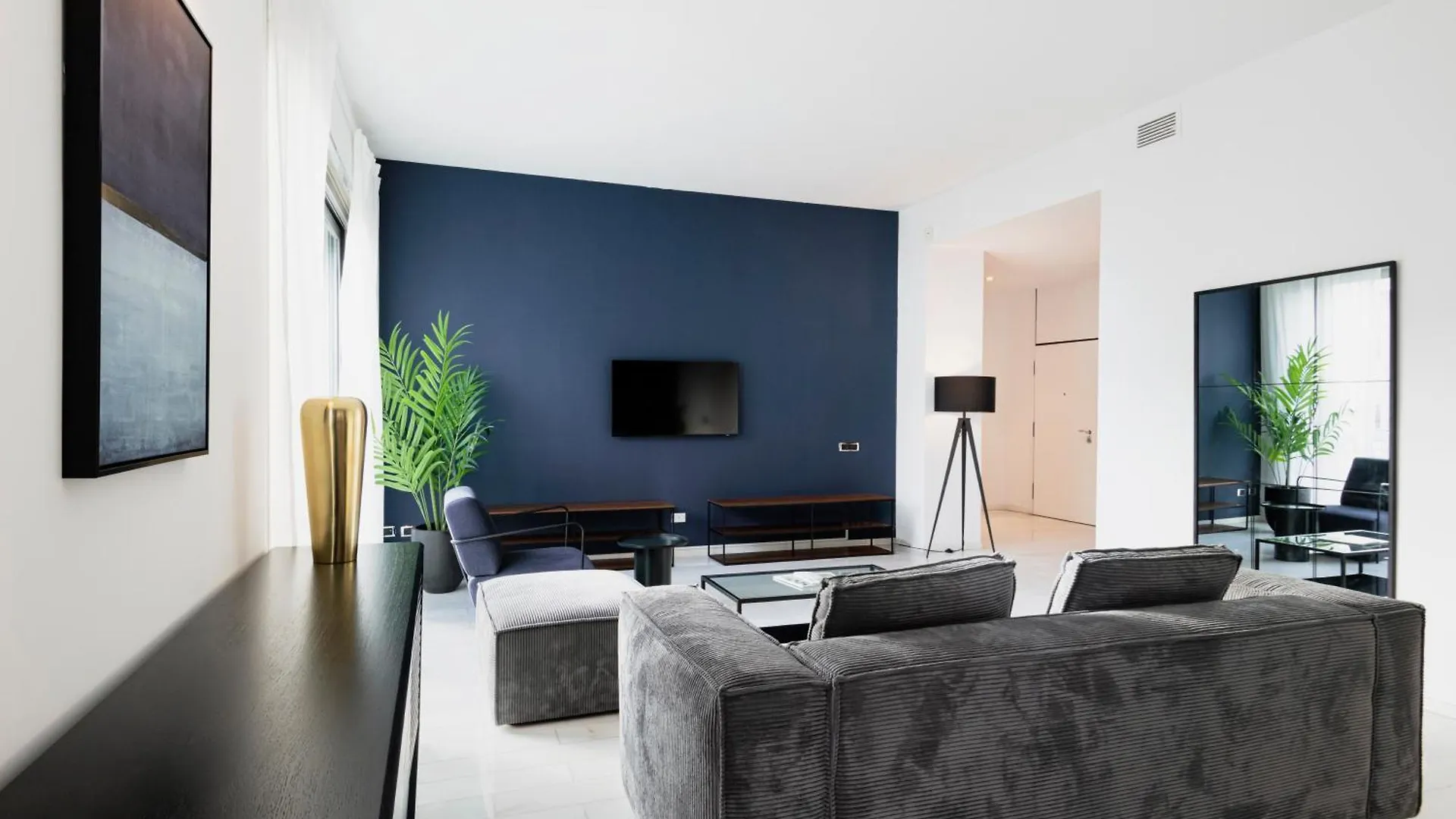 Apartment Relstay - Montenapoleone Milan Italy