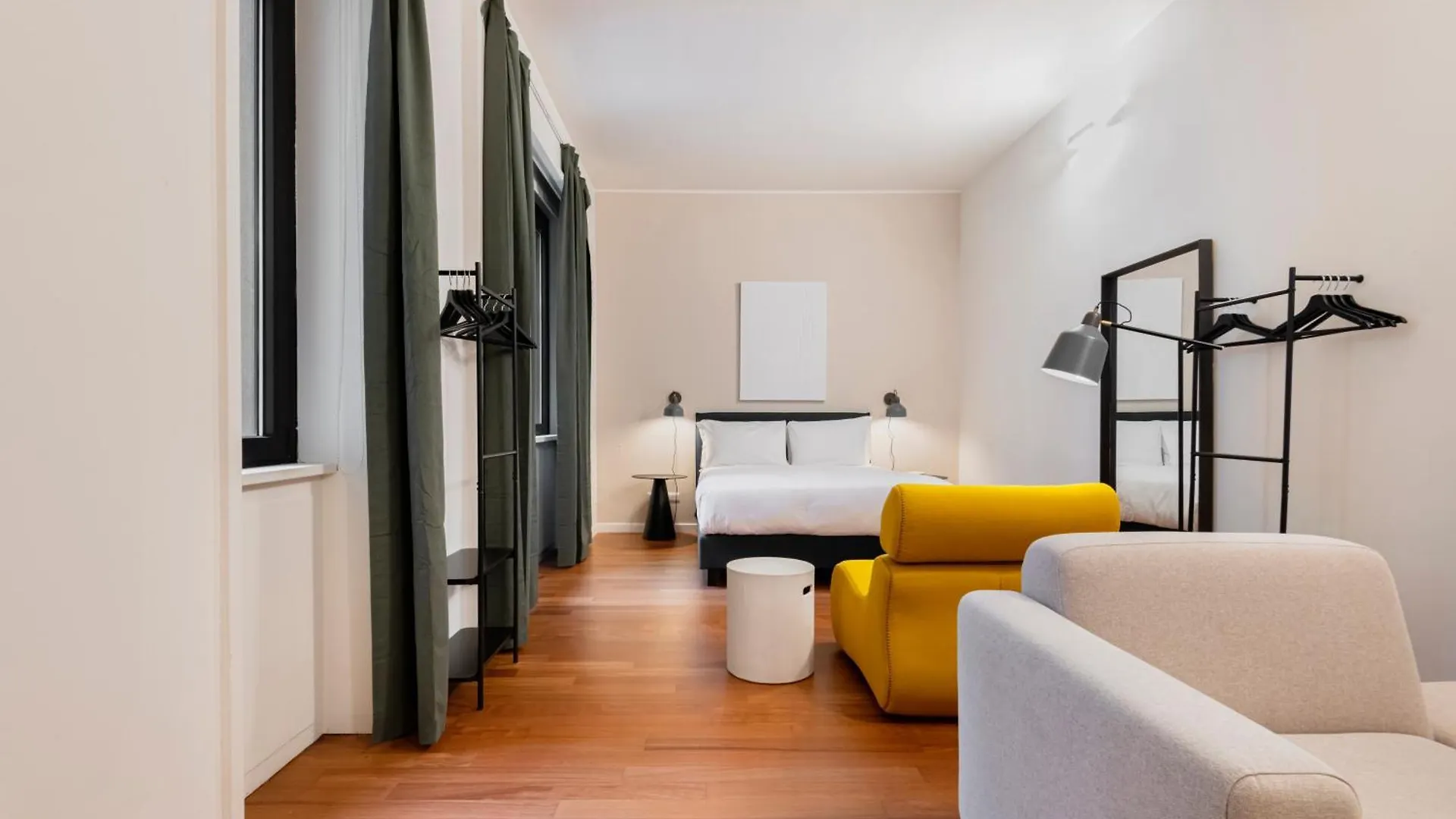 Apartment Relstay - Montenapoleone Milan