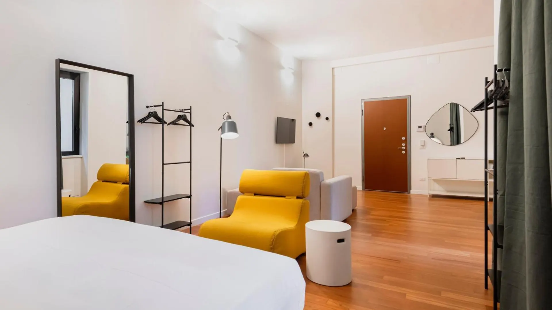 Relstay - Montenapoleone Milan Apartment